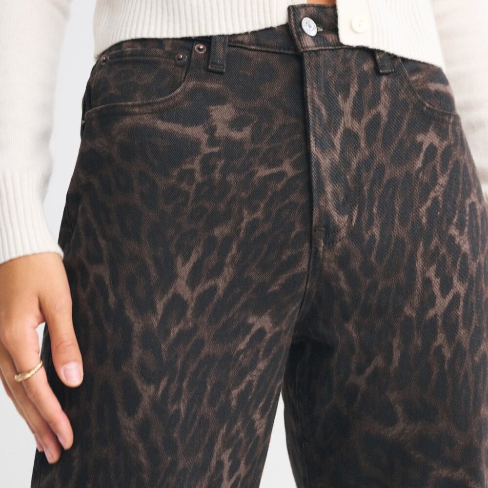 Abercrombie High Rise 90s Relaxed Leopard Print Jean